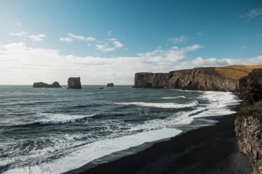 İle büyük siyah plaj dalgalar Vik içinde ben Myrdal, İzlanda