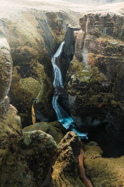 Декорації Скелі Гори Потоку Північних Краєвид Ісландії — стокове фото