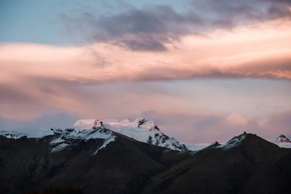 Malerische Schneebedeckte Berge Island — Stockfoto