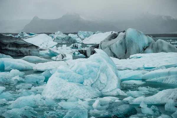 Gletscherwasser Bedeckt Von Eisschollen Nordischer Landschaft Island — Stockfoto