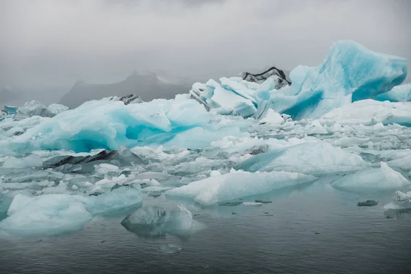 Gletscherwasser Bedeckt Von Eisschollen Nordischer Landschaft Island — Stockfoto