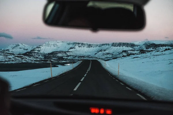 Vista Desde Coche Carretera Campo Atardecer Islandia —  Fotos de Stock