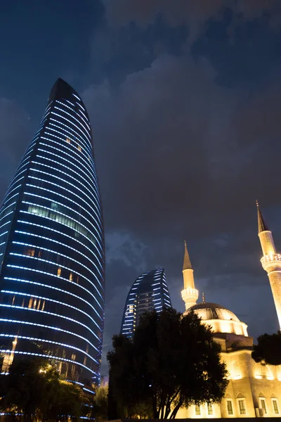 Urban Scene Modern Skyscrapers Illuminated Mosque Baku Azerbaijan — Stock Photo, Image