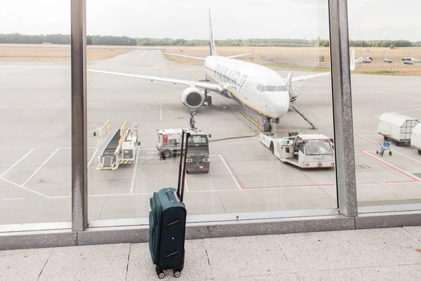 Empty Ryanair flight with no crew and no passengers because of a strike or protests of pilots in Germany (Berlin) — Stock Photo, Image