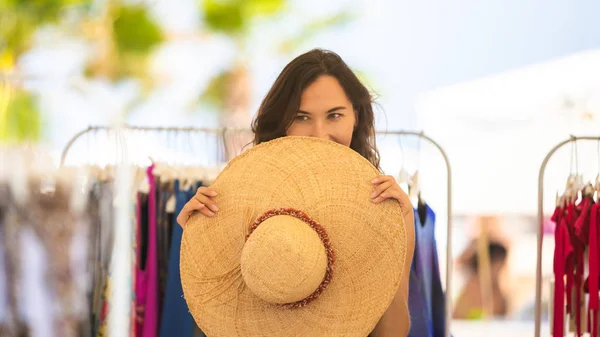 Portrait Happy Young Pretty Woman Hiding Big Straw Hat Smiling — Stock Photo, Image