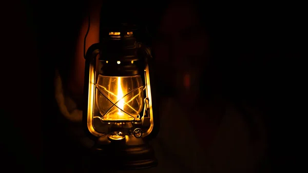 Somebody Holding Classic Kerosene Lamp Night Totally Dark Area — Stock Photo, Image