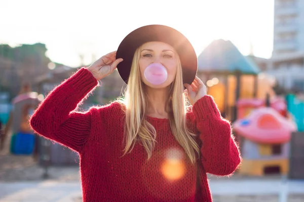 Attractive Hipster Blond Hair Woman Blowing Bubble Chewing Gum Wearing — Stock Photo, Image
