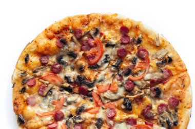 beyaz zemin üzerinde pizza