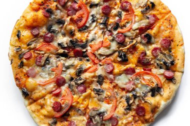 beyaz zemin üzerinde pizza