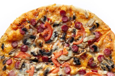 beyaz zemin üzerinde pizza