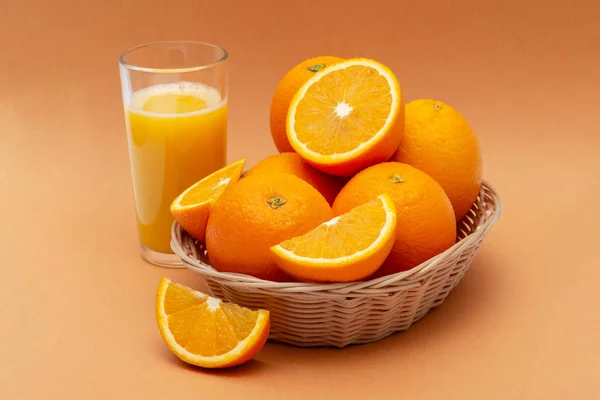 Panier Oranges Verre Jus Orange — Photo