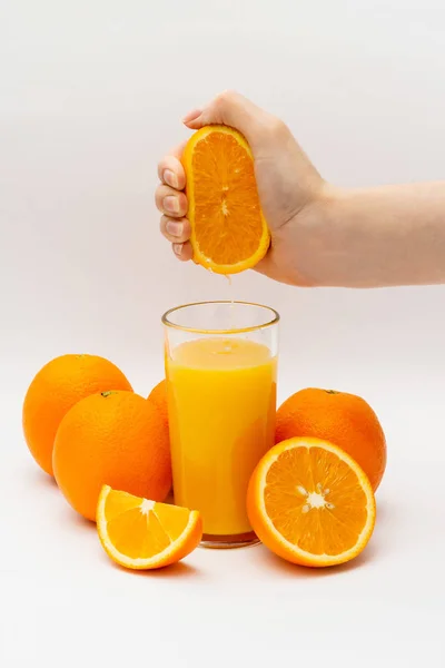 Oranges Hand Squeezing Orange Juice Orange — Stock Photo, Image