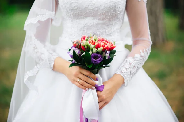 Mariée Tient Bouquet Mariage — Photo