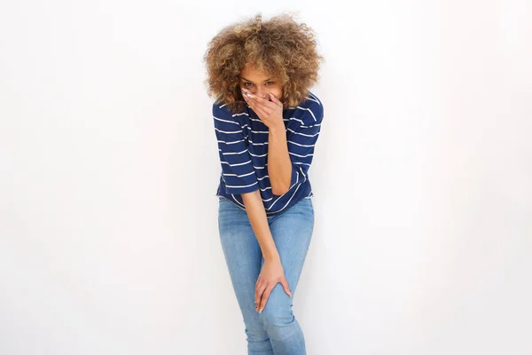 Retrato Una Joven Afroamericana Riendo Contra Backgorund Blanco —  Fotos de Stock