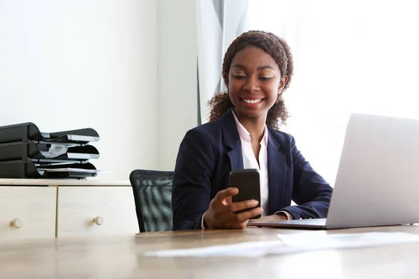 Portrait Professional Woman Sitting Office Looking Cell Phone — Stock Photo, Image