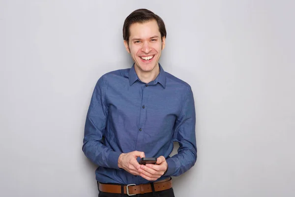 Portret Van Het Lachen Van Zakelijke Man Bedrijf Mobiele Telefoons — Stockfoto