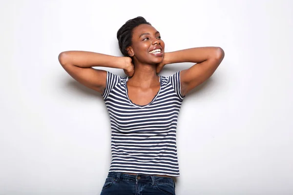 Retrato Mujer Atractiva Sonriendo Camisa Rayas Con Las Manos Detrás — Foto de Stock