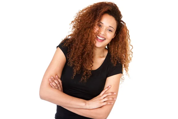 Retrato Horizontal Jovem Feliz Sorrindo Com Braços Cruzados Contra Fundo — Fotografia de Stock