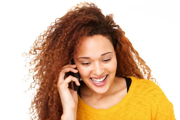 Närbild Porträtt Glad Ung Kvinna Talar Mobiltelefon Mot Isolerade Vit — Stockfoto