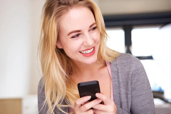 Portrait Cheerful Young Blond Woman Holding Cell Phone — Stock Photo, Image