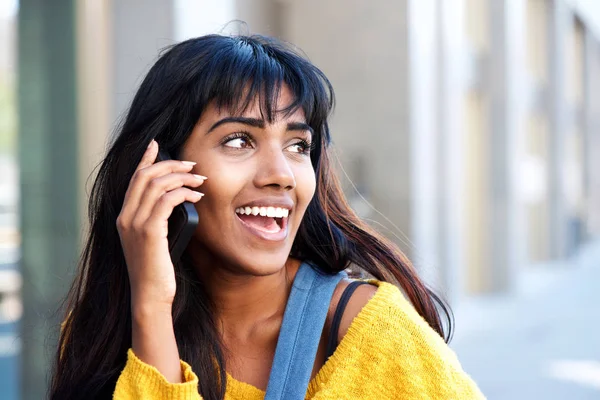Portrait Cool Young Indian Woman Talking Mobile Phone City — Stock Photo, Image