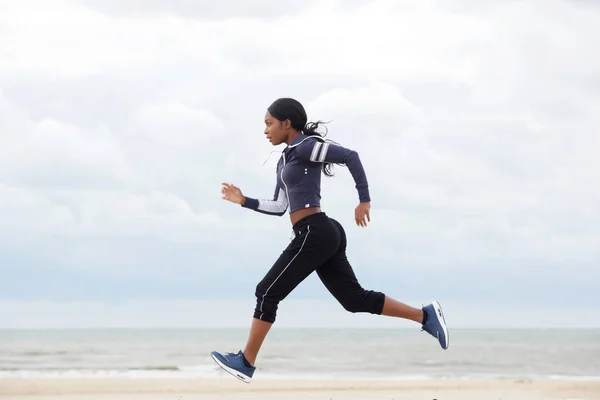 Full Body Side Portrait African American Woman Running Beach — Stock Photo, Image