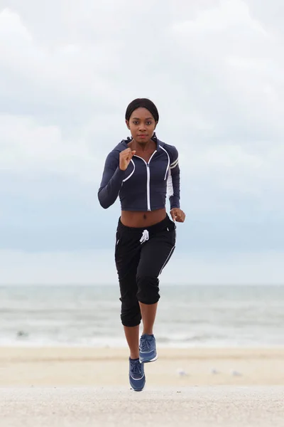 Full Body Front Portrait Young Black Woman Running Beach — Stock Photo, Image