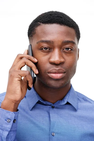 Närbild Porträtt Ung Svart Man Talar Mobiltelefon — Stockfoto