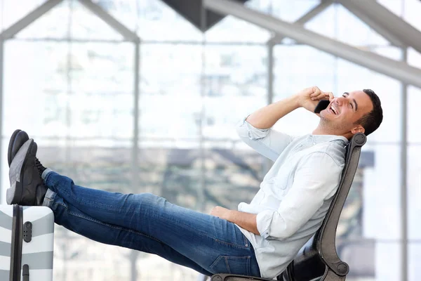 Side Portrait Happy Travel Man Talking Mobile Phone Station — Stock Photo, Image