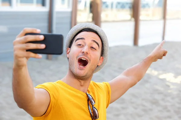 Ritratto Ravvicinato Uomo Felice Che Selfie Spiaggia — Foto Stock