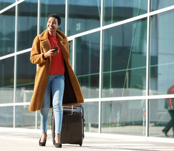 Full Body Portrait Young Black Woman Walking Outdoors Luggage Mobile — Stock Photo, Image