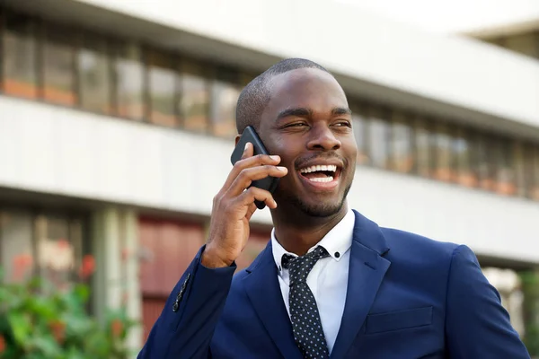 Close Van Portret Van Zwarte Corporate Zakenman Praten Met Mobiele — Stockfoto