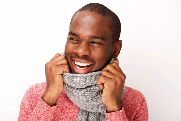 Portret Modne Młody Czarny Człowiek Uśmiechający Się Szalikiem Białym Tle — Zdjęcie stockowe