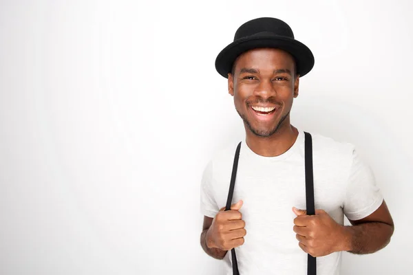 Retrato Belo Jovem Negro Sorrindo Com Chapéu Suspensórios Contra Fundo — Fotografia de Stock