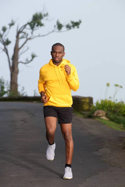 Sokak Üzerinde Çalışan African American Egzersiz Adam Tam Vücut Portre — Stok fotoğraf