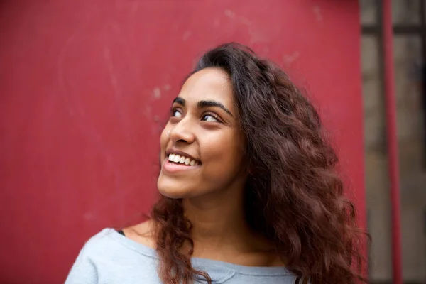 Close Horizontal Portrait Smiling Young Indian Woman Looking Away — Stock Photo, Image