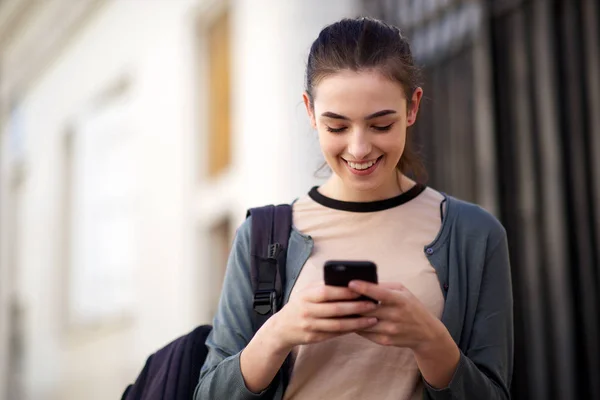 Portrait Smiling Young Woman Bag Looking Cellphone — Stock Photo, Image
