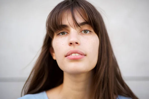 Close Front Retrato Jovem Com Olhando — Fotografia de Stock