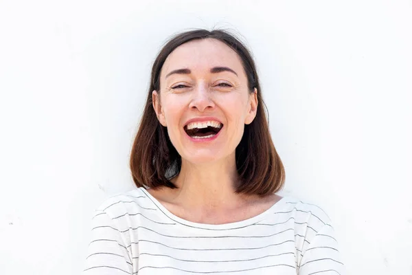 Primer Plano Retrato Atractiva Mujer Mayor Riendo Por Fondo Blanco —  Fotos de Stock
