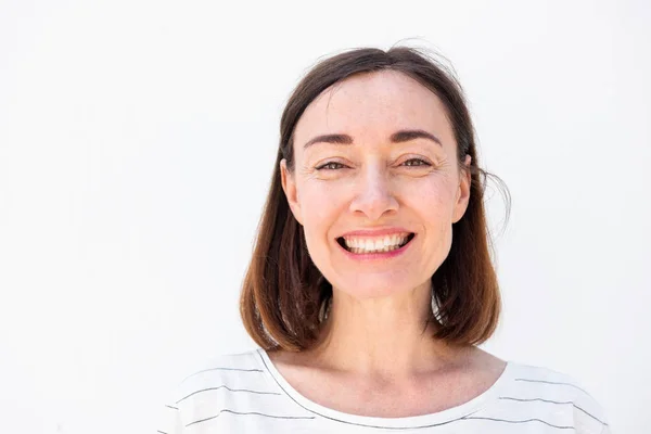 Primer Retrato Cabeza Una Hermosa Mujer Mayor Sonriendo Sobre Fondo —  Fotos de Stock