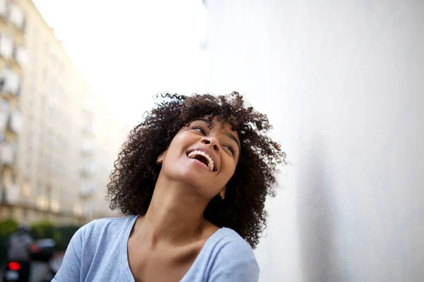 Portrait Laughing Young African American Woman City — Stock Photo, Image
