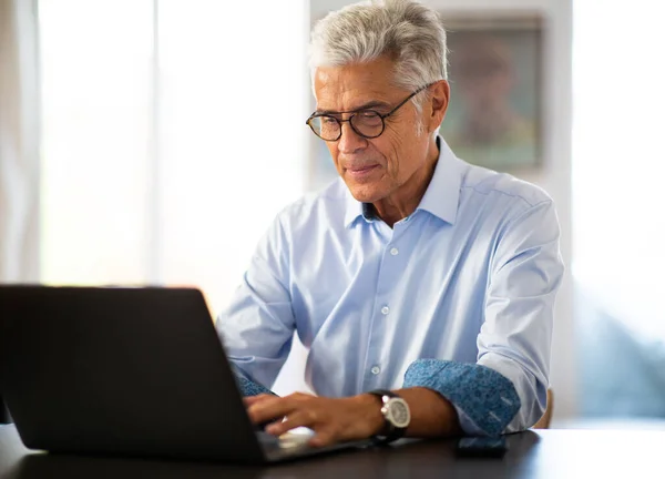 Portrait Older Businessman Working Home Laptop Computer — Stock Photo, Image