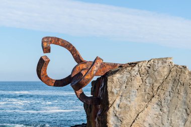 San Sebastian (Spanin) Peine del Viento Eduardo Chillida sanatçının Heykel Sergisi