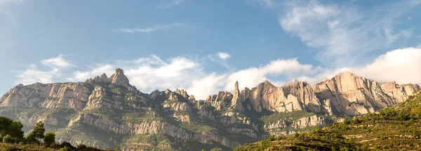 Πανοραμική Θέα Προς Βουνό Της Montserrat Στη Βαρκελώνη Ισπανία Εικόνα Αρχείου