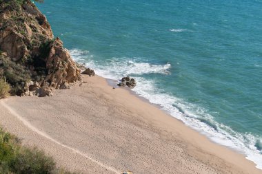 Girona 'daki (İspanya) Sahil Cesareti (Costa Brava) manzaraları ve ayrıntıları)