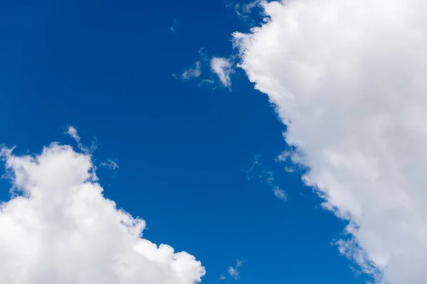 Sky with white clouds — Stock Photo, Image