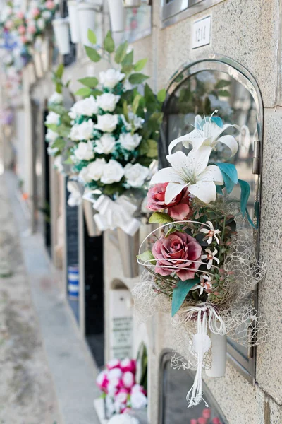 Details of tombs and burial niches in formation — Stock Photo, Image