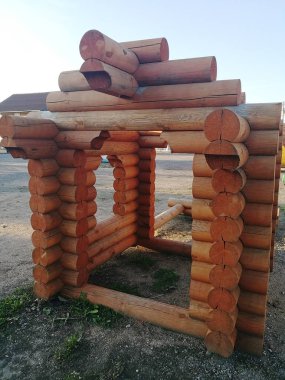 ahşap çerçeve bitmemiş