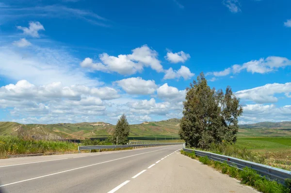 Piękny Sycylijski Krajobraz Autostrady Państwowej Caltanissetta Włochy Europa — Zdjęcie stockowe