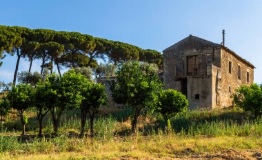 Terk edilmiş eski kır evi, Caltanissetta, Sicilya, Italya, Avrupa ile güzel sahne